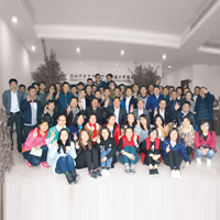 企業員工.jpg